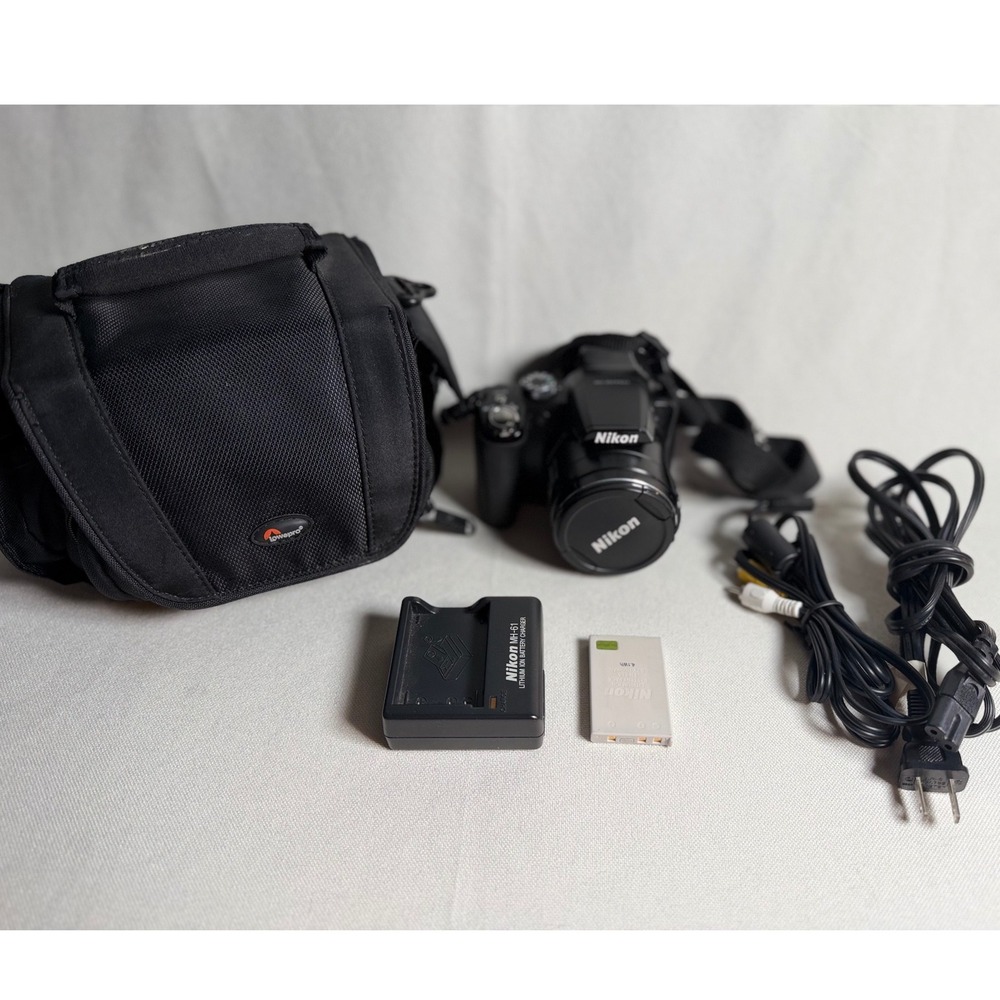 Nikon Coolpix P90 Digital Camera 12.1MP 24x Zoom Black Bundle with Lowepro Bag